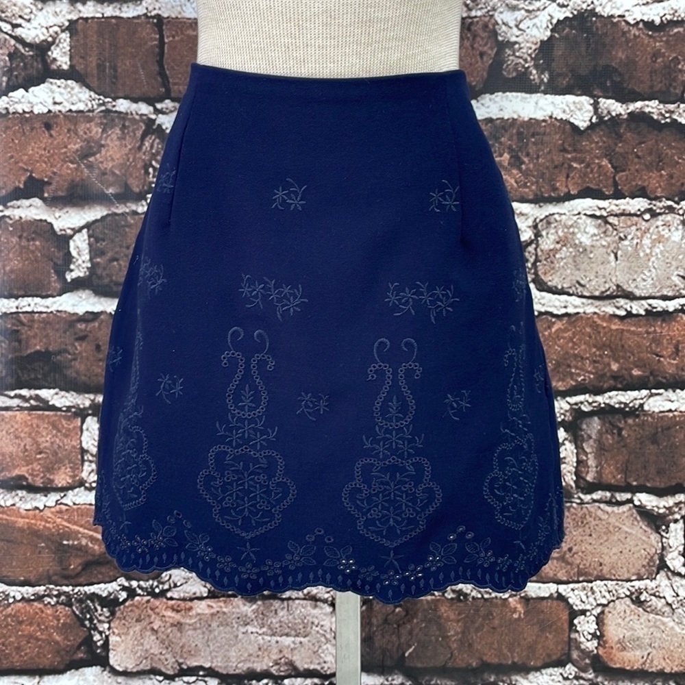 Cupcakes and Cashmere Skirt NWT Scalloped Floral Embroidery Mini Blue Size 6 - Picture 5 of 16